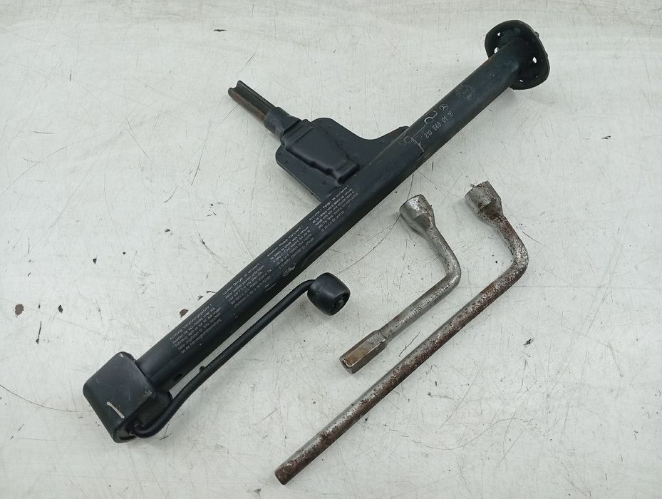 Kit de troca de pneu - MERCEDES-BENZ C-Class (W202) | 93 - 00