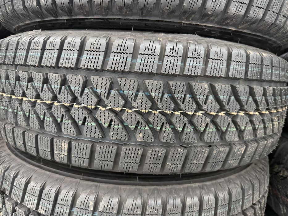 Komplet kół zimowych 5x114,3 Traffic Vivaro 205/65/16C Bridgestone