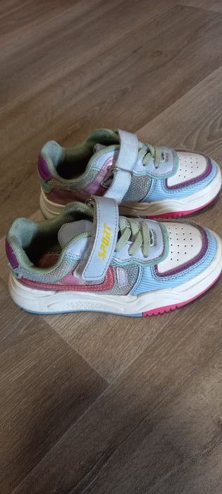 Кросівки на дівчинку 28розмір