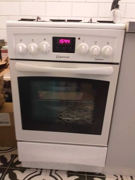 Kuchnia gazowo- elektryczna,  rezerwacja do lutego