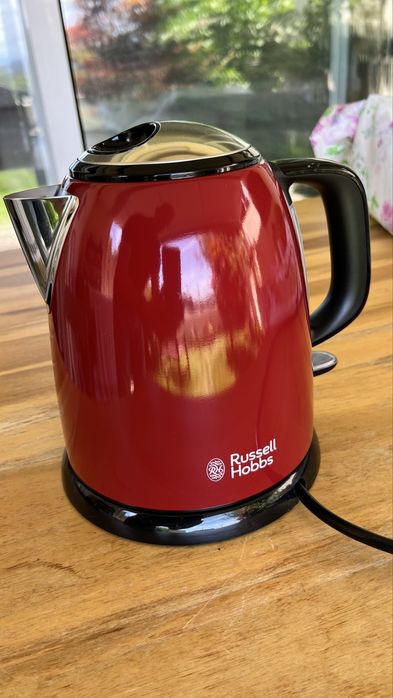 Jarro eletrico vermelho RUSSELL HOBBS
