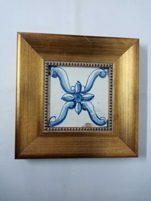 Azulejo do Século XVIII emoldurado