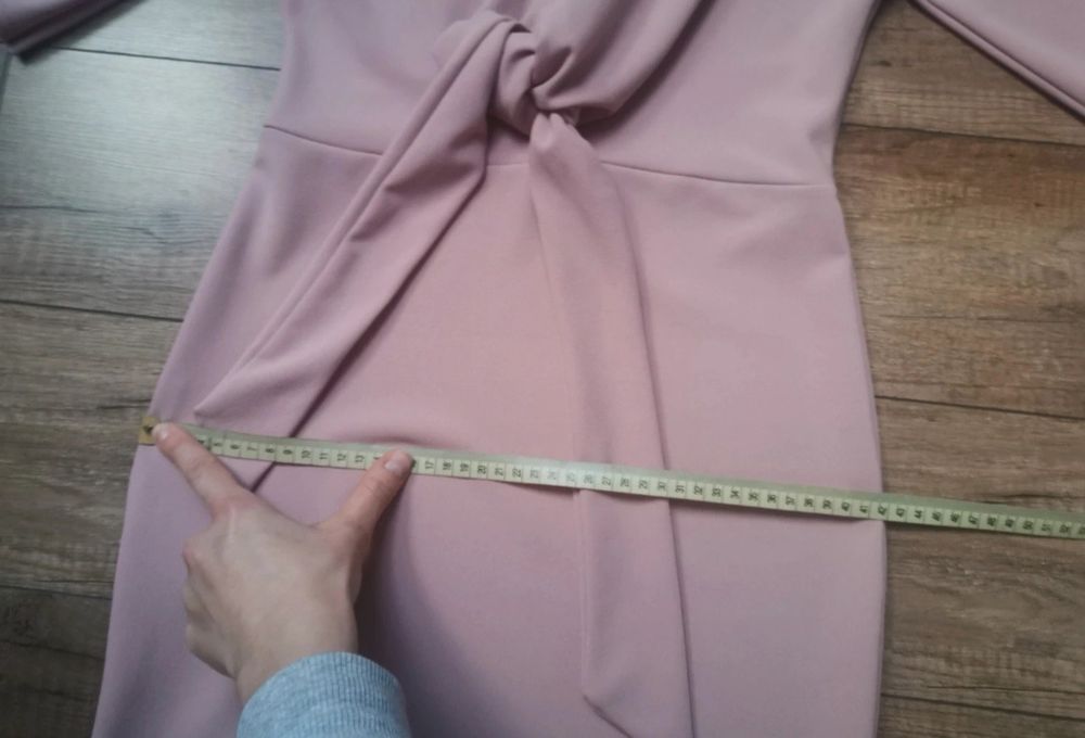 Sukienka boohoo 36 S pudrowy róż midi