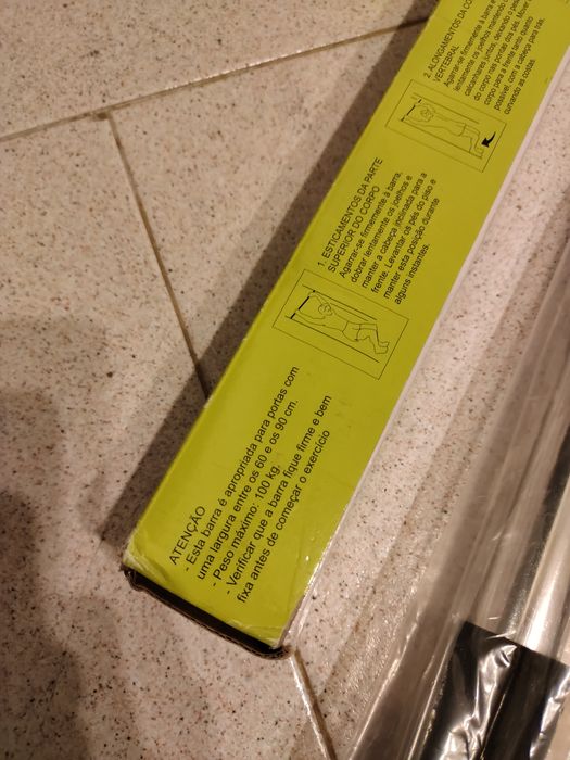 Barra de ginástica para elevações com instalação em portas