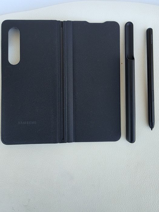 Oryginalne etui z rysikiem do Galaxy Z Fold 3