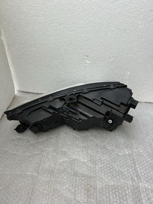 Audi a4 B9 фара права Matrix