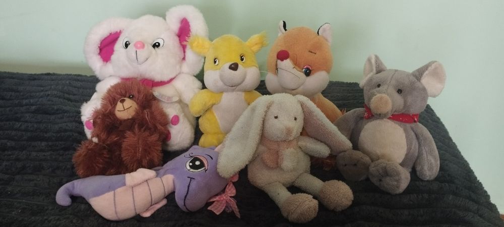 Віддам безкоштовно іграшки