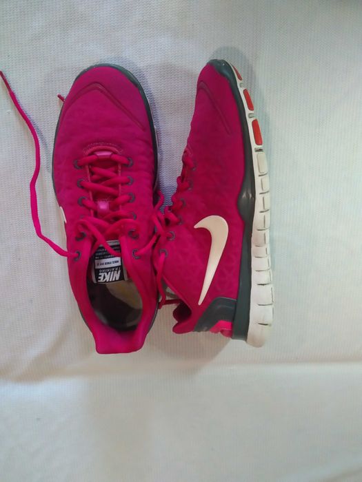 Кроссовки женские,фирма Nike