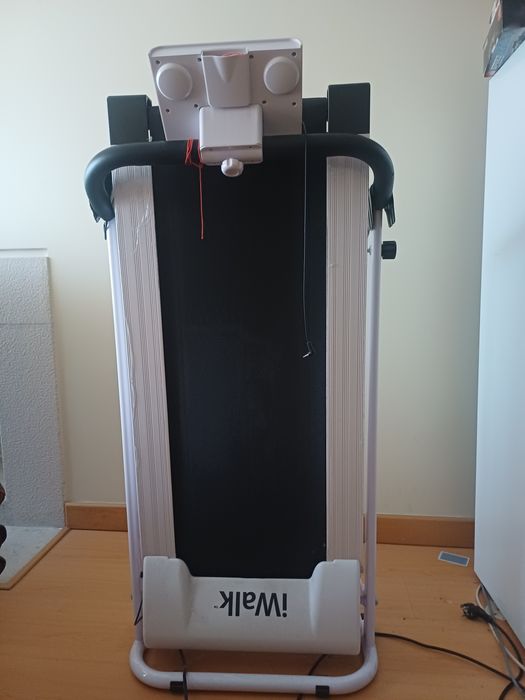 Passadeira comprada há um ano, com pouco uso.