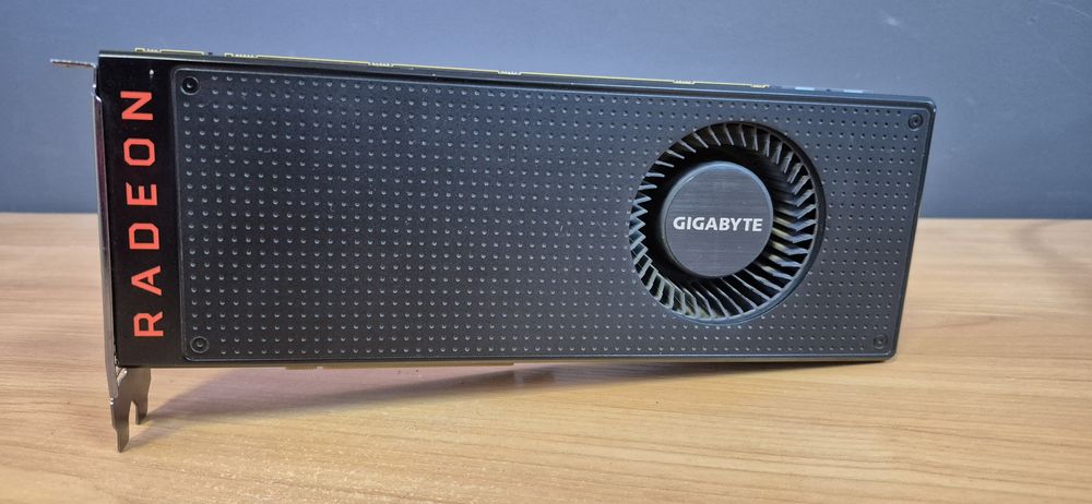 Відеокарта GIGABYTE Radeon RX VEGA 56 8G