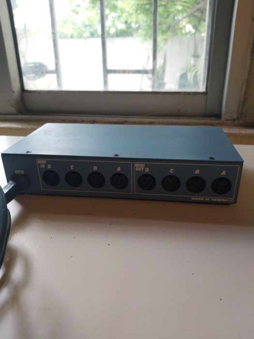 Interface MIDI USB M-Audio Midisport 4x4.