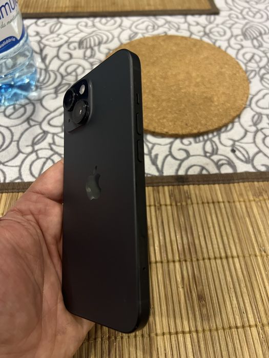 IPhone 15 como novo com capa Quad look