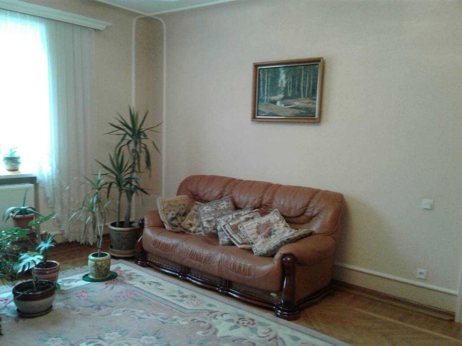 Продам 3-х кімнатну квартиру в місті Чернівці