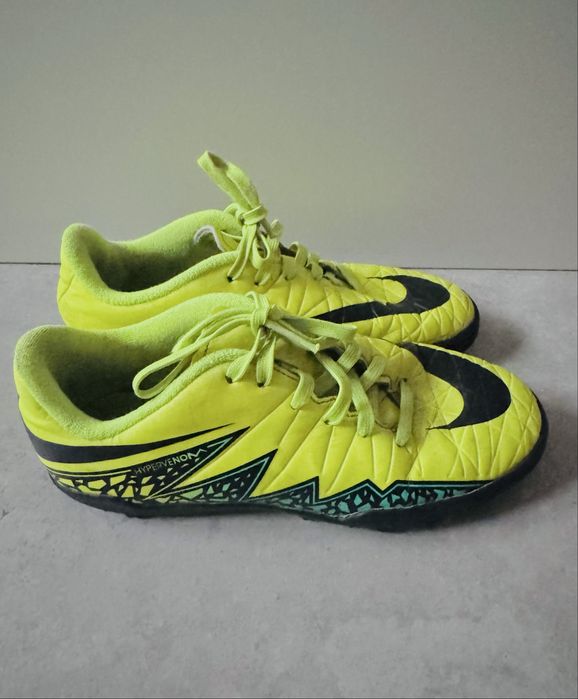 Buty chłopięce marki Nike HyperVenom rozmiar 34
