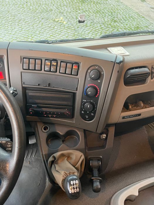 RENAULT 220 DXI 2012 RAMPA ELEVADORA TOURLINE