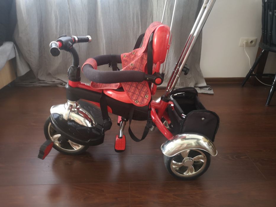 Rowerek trójkołowy czerwono czarny