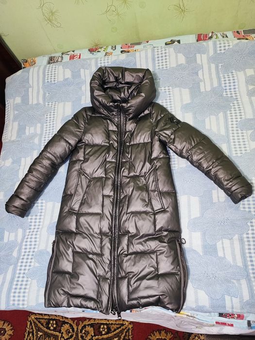 Продам жіночий пуховик з екошкіри