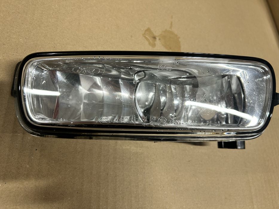 Противотуманная фара Ford Fiesta