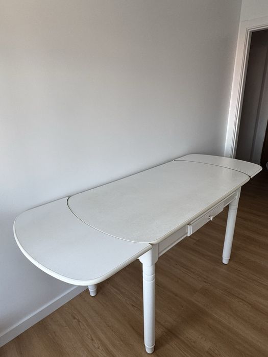 Mesa extensivel branca lacado - otimo estado
