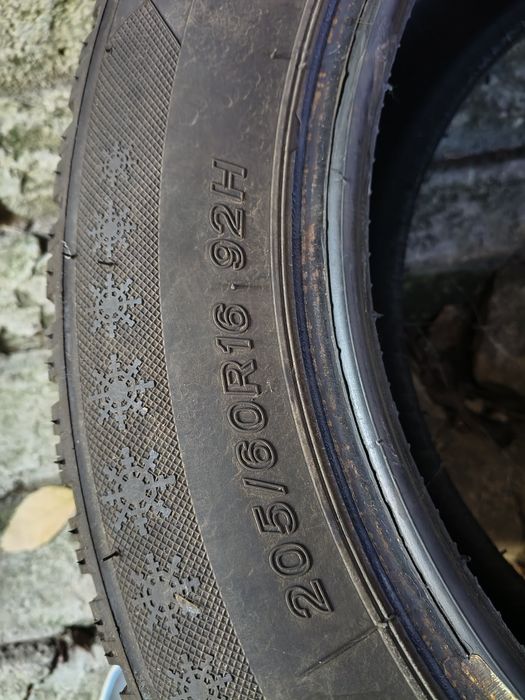 Opony zimowe 205/60 R16 komplet
