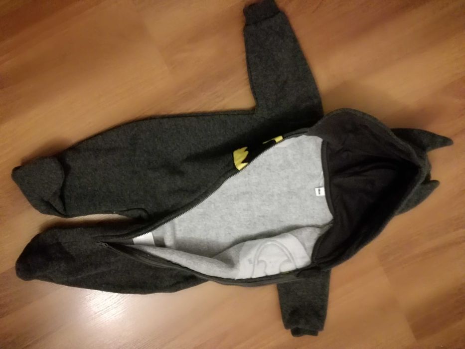 Strój Batmana/jak nowy rozm56