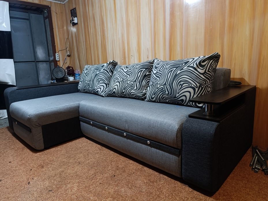 Продам угловой диван.