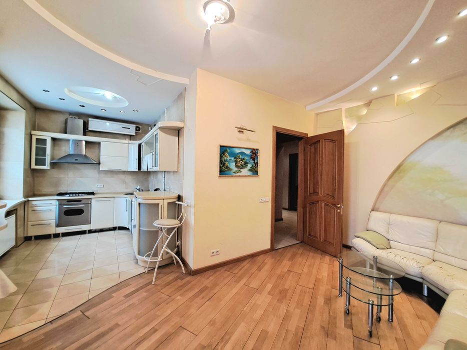 Квартира посуточно у метро Дворец Спорта, раздельные комнаты