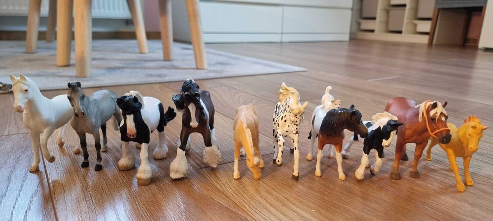 Zestaw koni schleich