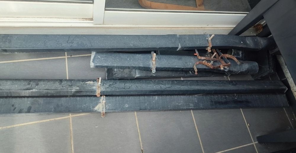 Caleiras de PVC pretas