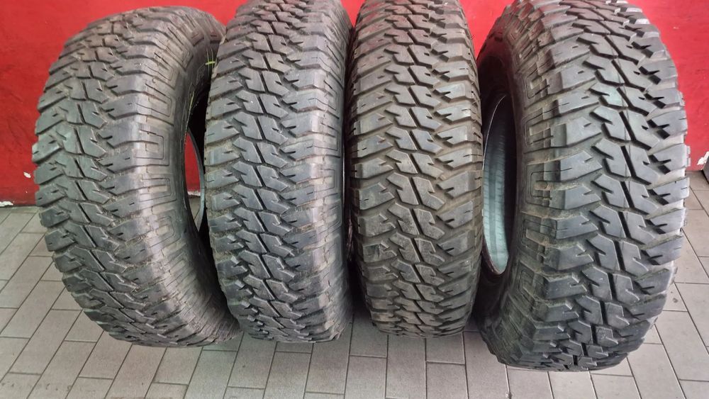 4 PNEUS 235/85/16 GOODYEAR WRANGLER MT/R 114/111Q COM MAIS DE 80% PISO