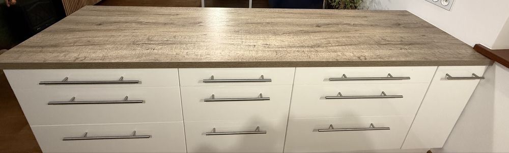 Kuchnia bialy polysk bez sprzetu .