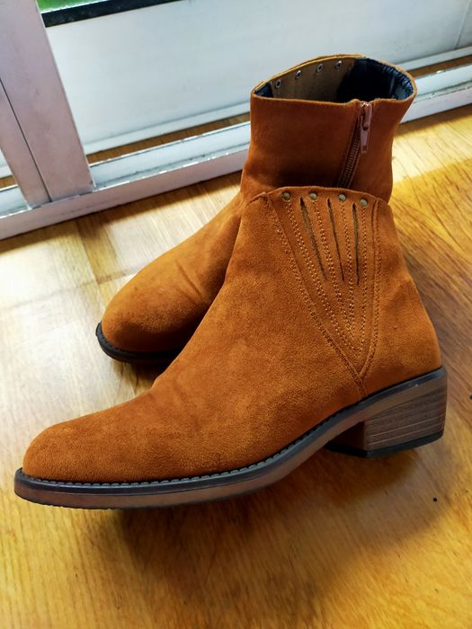 Botins de camursa  da Calçado Guimarães