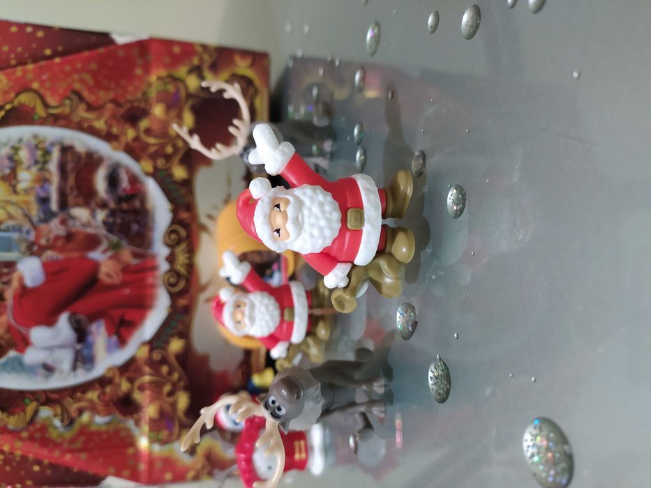 Kinder іграшки. Киндер. Кіндер з новорічної серії 2022