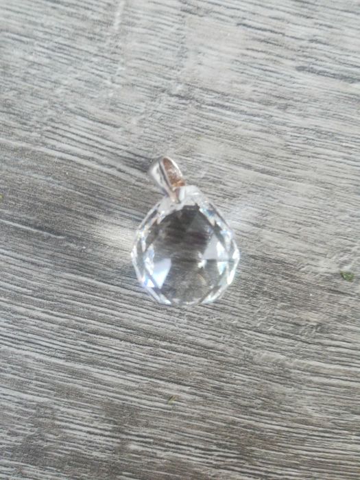 Zawieszka kryształowa