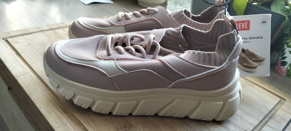 Sprzedam buty damskie