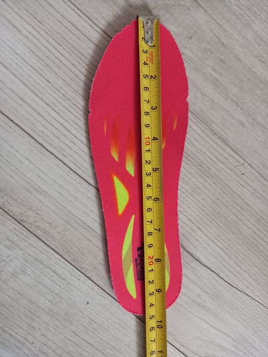 Продам кроссовки Skechers