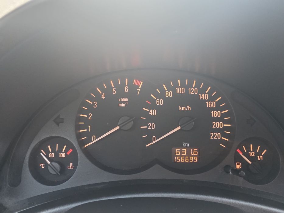 Opel corsa c como novo