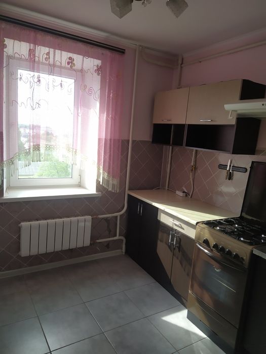 Ж\Д вокзал,Дом офицеров, посуточно и почасово 1к квартира.