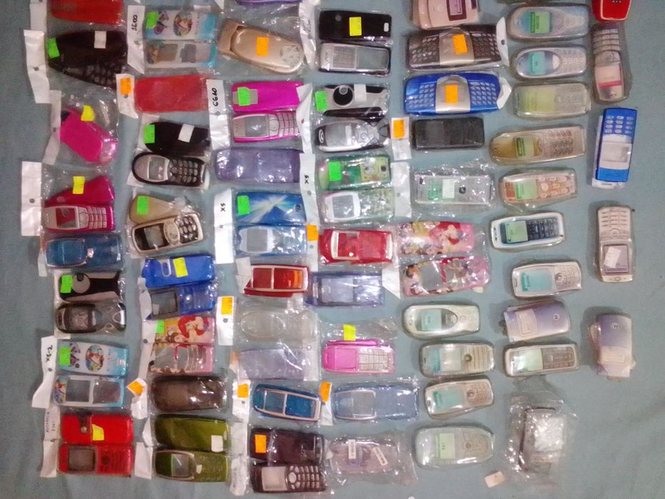 Nokia 3210 i wiele innych. Nowe obudowy, etiu, ładowarki, akcesoria