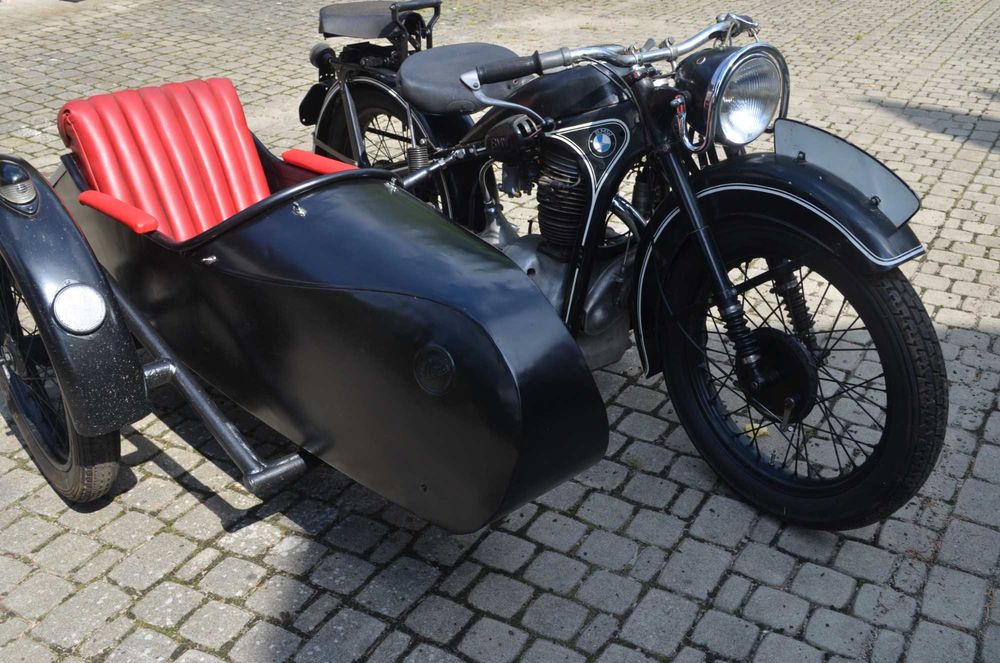Motocykl z koszem zabytek  BMW  R60/2 /  BMW R35 osiołek  / BMW  R25/2
