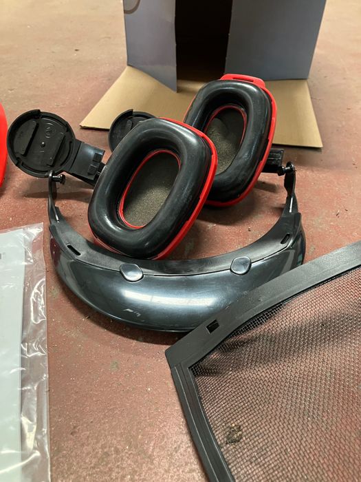Capacete Florestal Einhell BG-SH 2 NOVO c/ Caixa e Acessórios