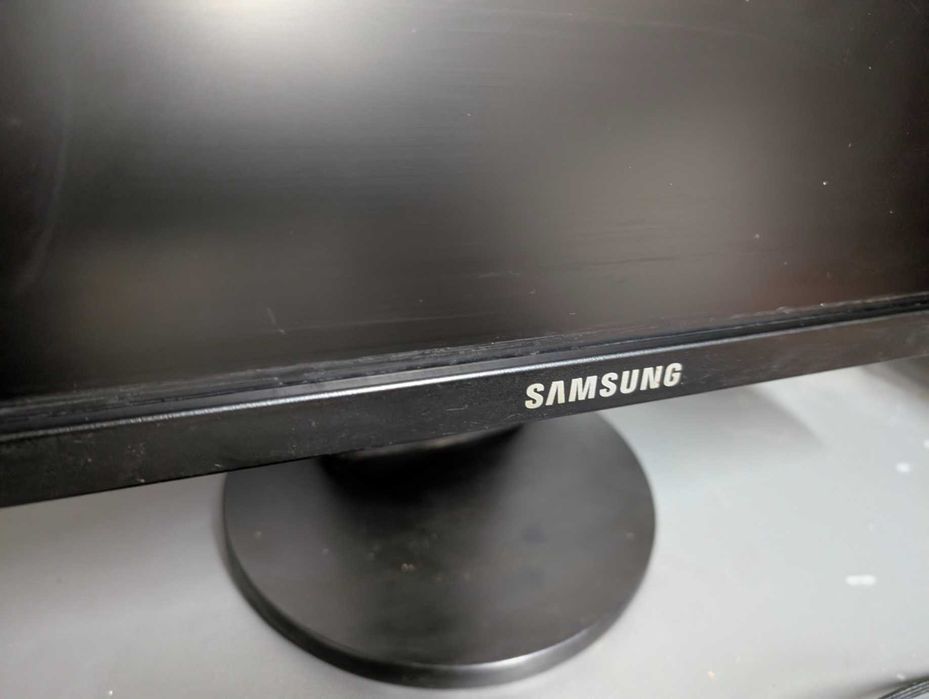 Monitor Samsung SyncMaster 2243BW – 22 cale, sprawny