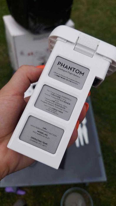 Dron DJI Phantom 3 Standard + plecak (odbytych 10 lotów)