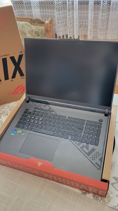ASUS Rog Strix 18 Laptop Gamingowy (NÓWKA)