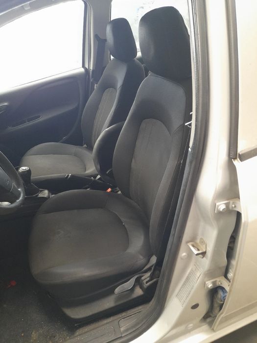 Banco frente esquerdo FIAT Punto Evo (199_)