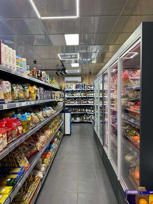 Торгові стелажі. Обладнання. Полиці. Полки. Торговий металевий стелаж.