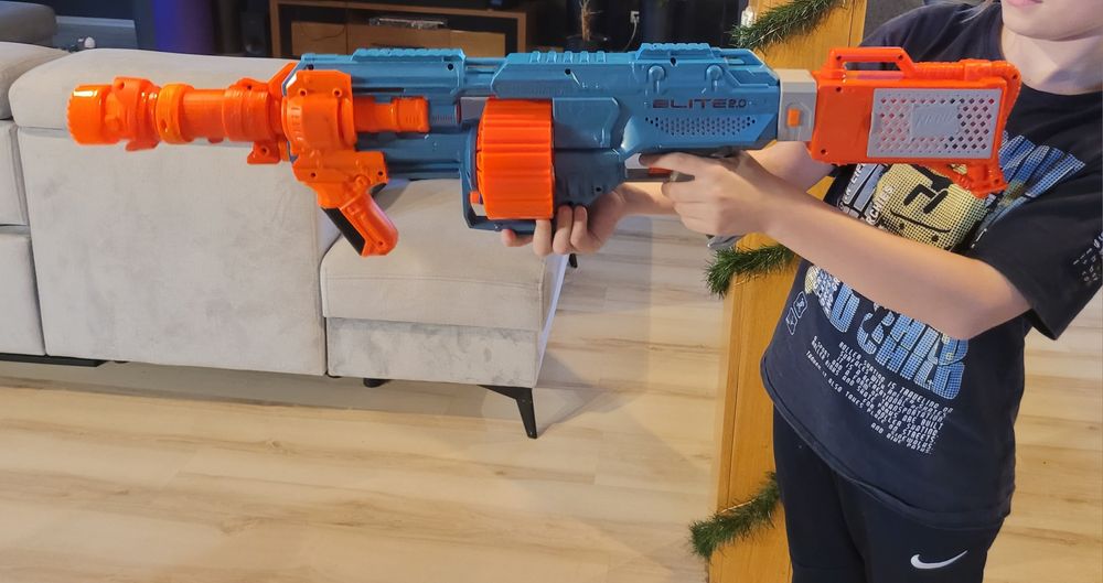 Mega nerf z celownikiem i magazynkiem