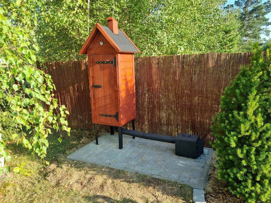 Wędzarnia ogrodowa drewniana