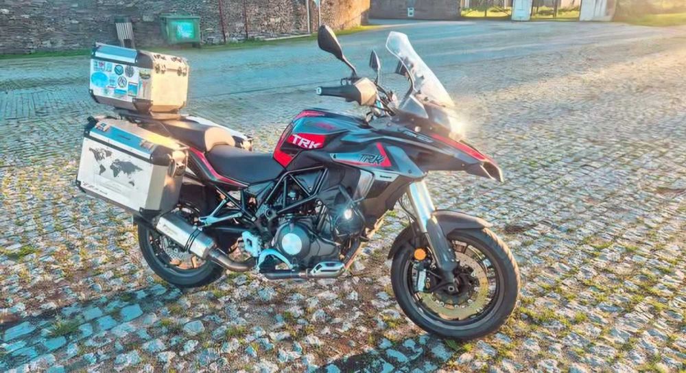 Mota trk500 bom estado