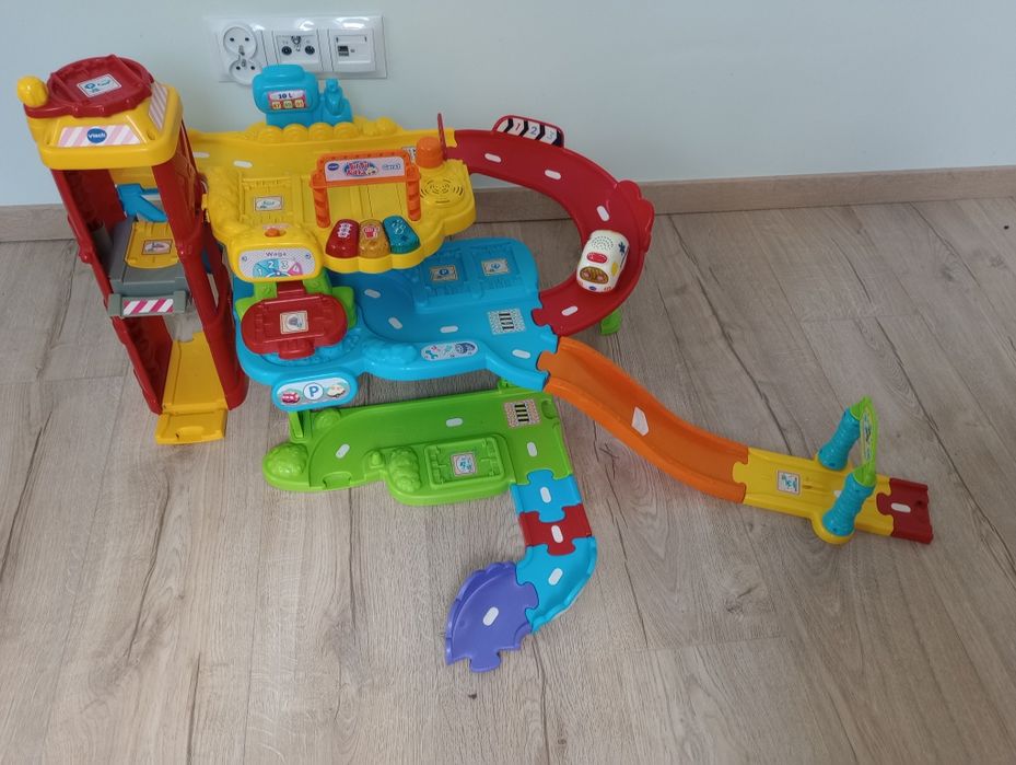 Garaż vtech zabawkowy